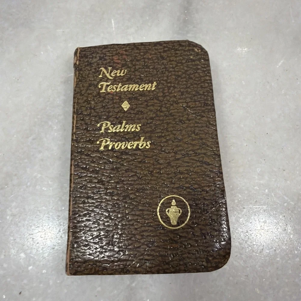 2 Vintage Gideon Pocket New Testament Psalms Proverbs KJV 1969 National Publish